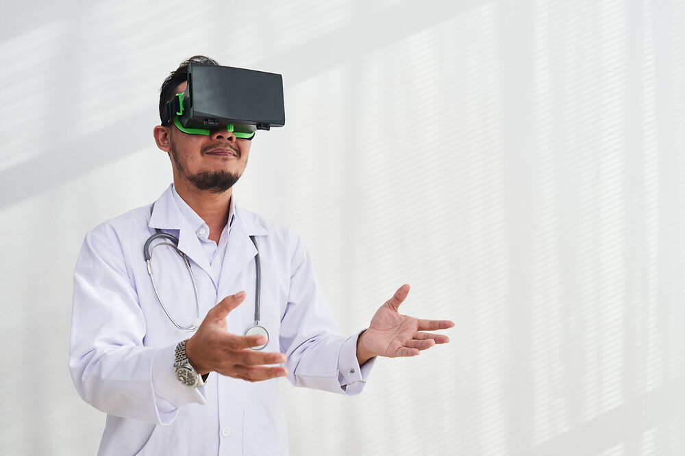 Grab Your VR Headset – The Future Of Healthcare Marketing Is Here!